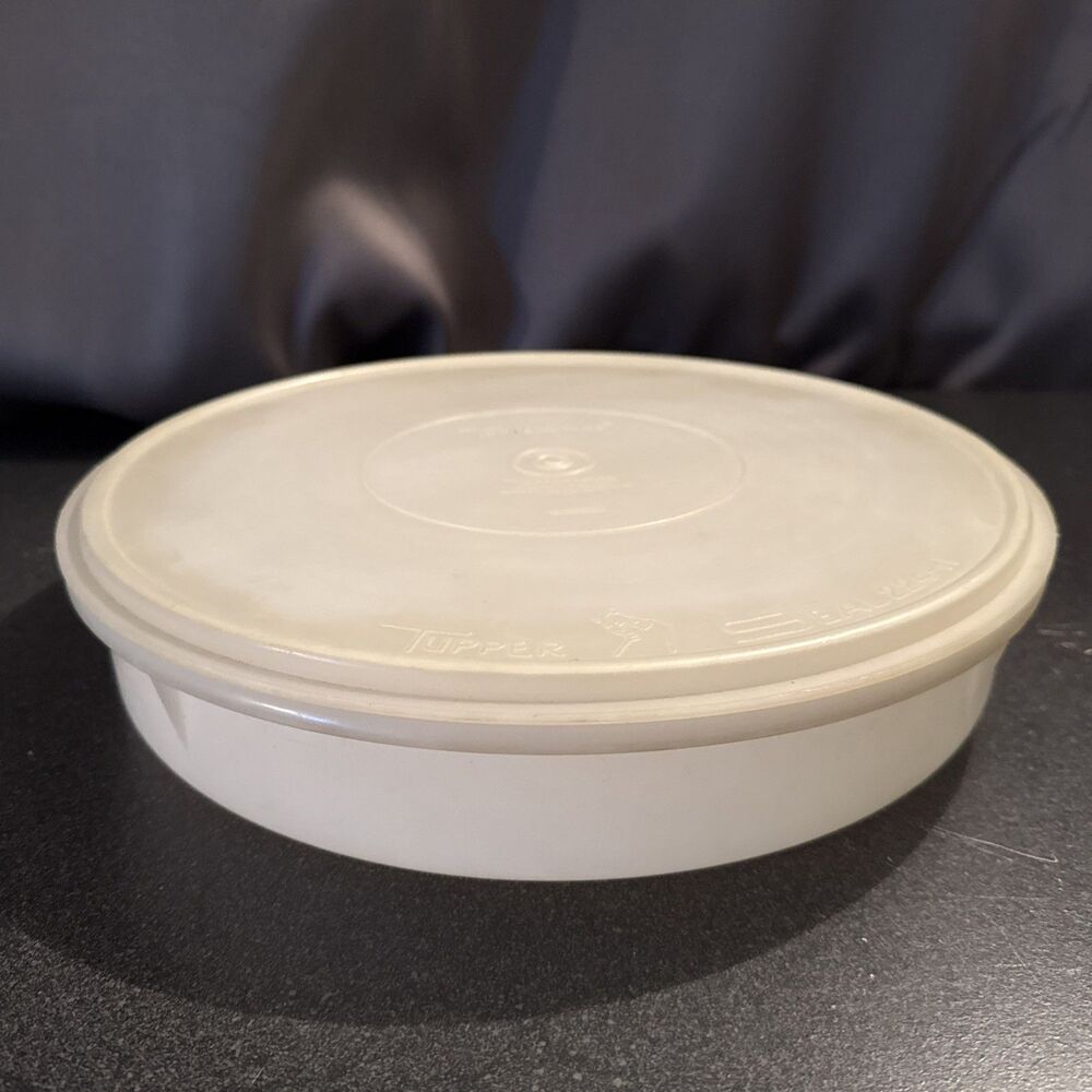 VTG Tupperware Large Round Carry All Pie Keeper Storage With Lid 12 Inch Retro
